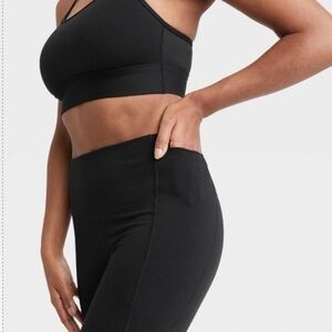 All In‎ Motion Black Brushed Sculpt High-Rise Crop Leggings, Size Small